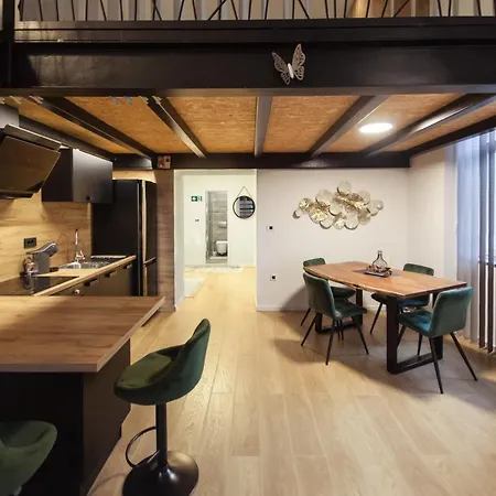 Josip شقة بولا